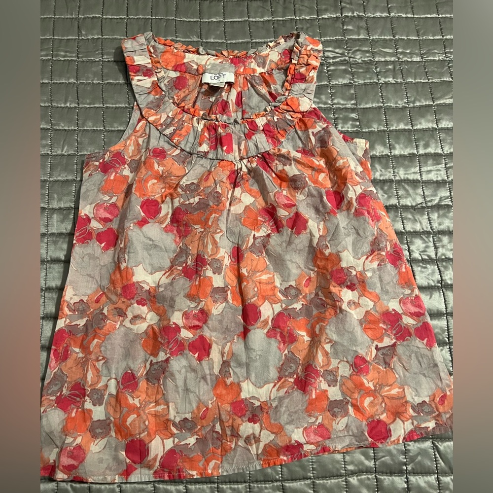 Ann Taylor Loft xs floral top,